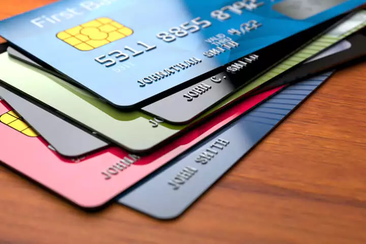 Zabraknie kart kredytowych i bankomatowych
