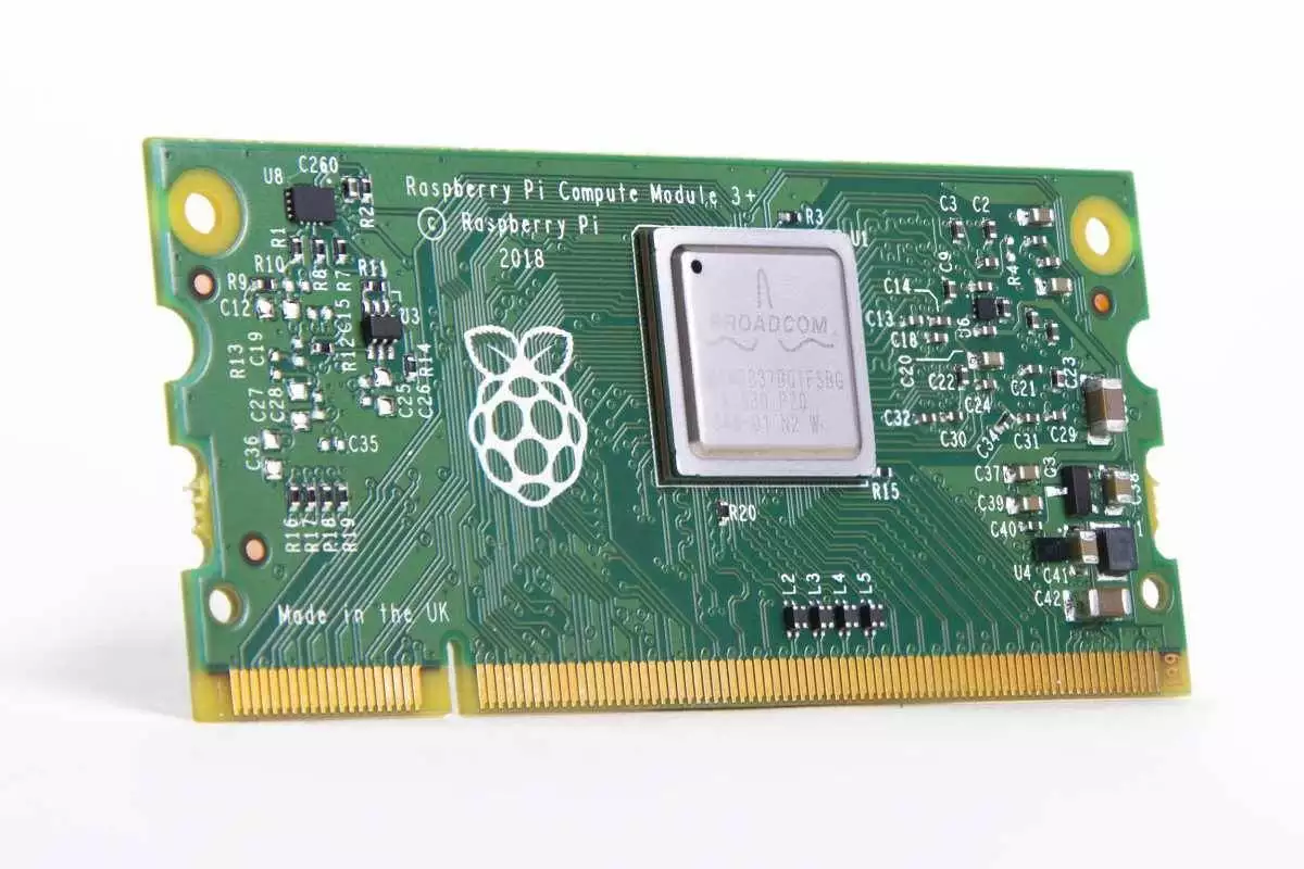 Raspberry Pi Compute Module 3+ dostępny z nowym CPU i radiatorem