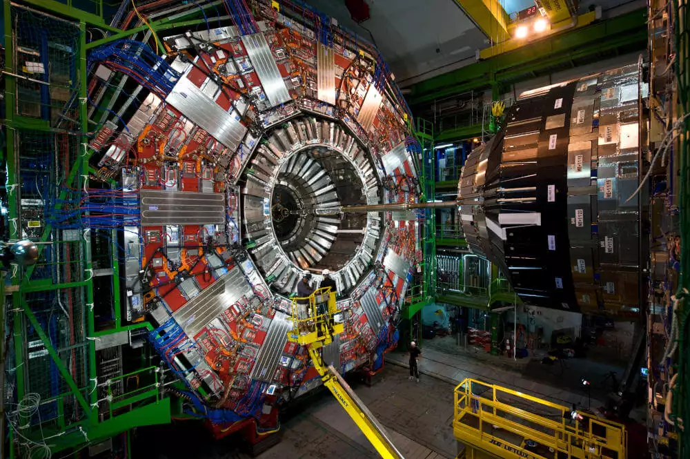 CERN porzuci produkty Microsoftu na rzecz wolnego oprogramowania